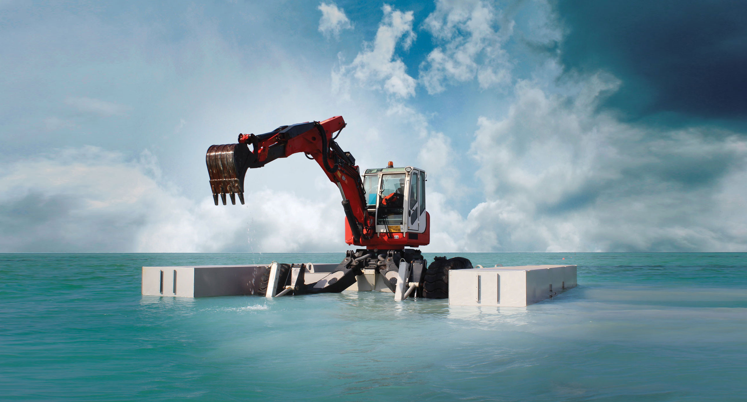 Thainex Aqua Spider in Water Thainex Aqua Spider, amphibious excavator, swimming, floating, pontooned, dredging spider excavator